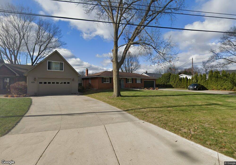 3327 Riverside Dr, Port Huron, MI 48060 - photo 1