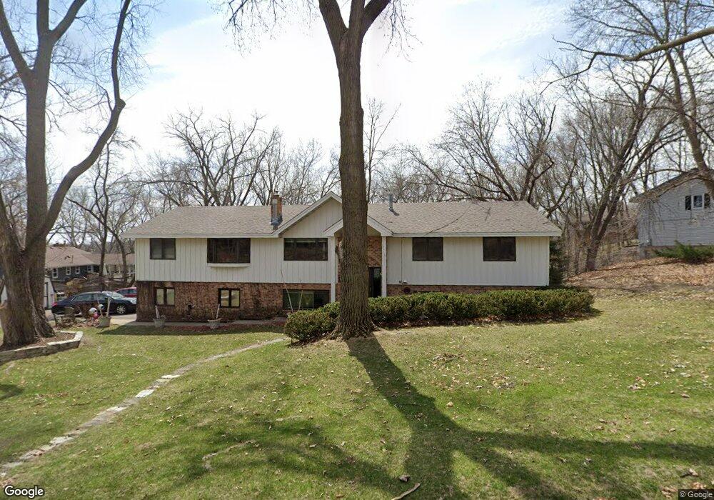 5652 Hathaway Ln, Minnetonka, MN 55345 - photo 1