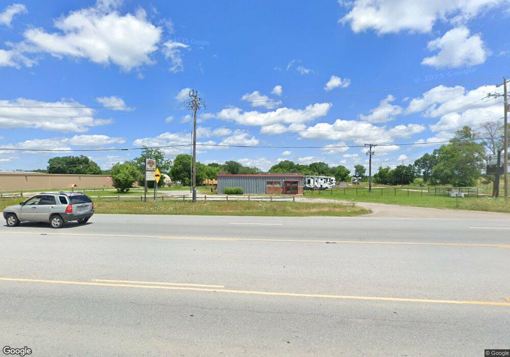 2320 N Center St, Bonham, TX 75418 - photo 1