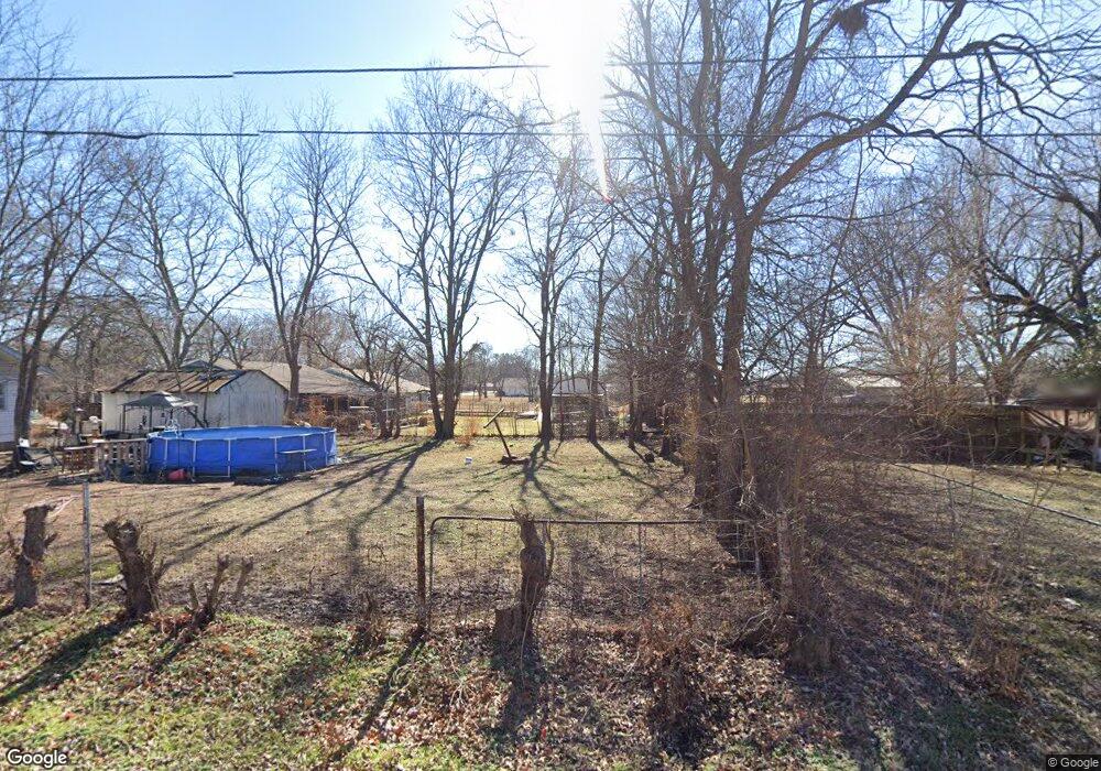 461 E Claremore St, Claremore, OK 74017 - photo 1