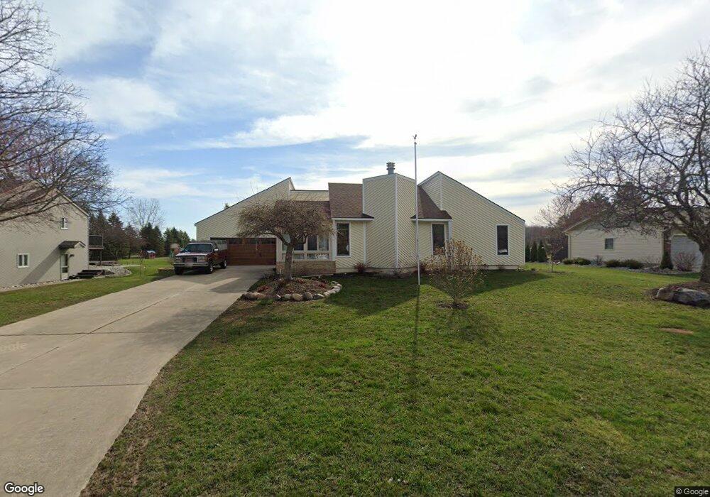 2452 Lost Creek Dr, Flushing, MI 48433 - photo 1