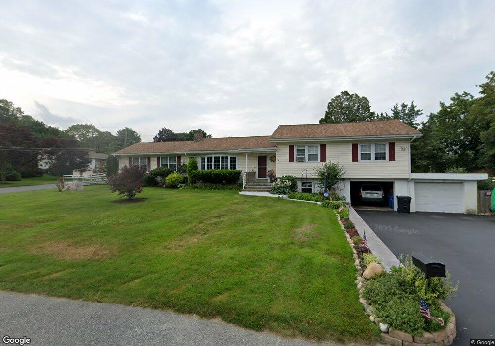 9 Forest View Dr, Cumberland, RI 02864 - photo 1