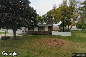 911 Thompson St, Sheffield, IA 50475