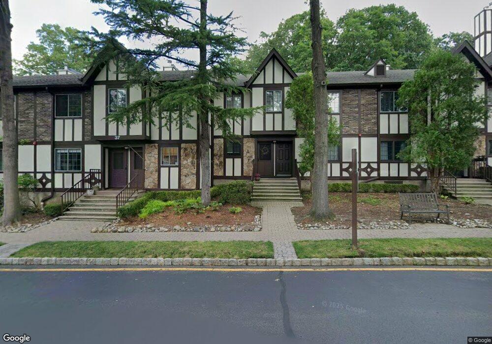 3709 Mark Twain Way, Mahwah, NJ 07430 - photo 1