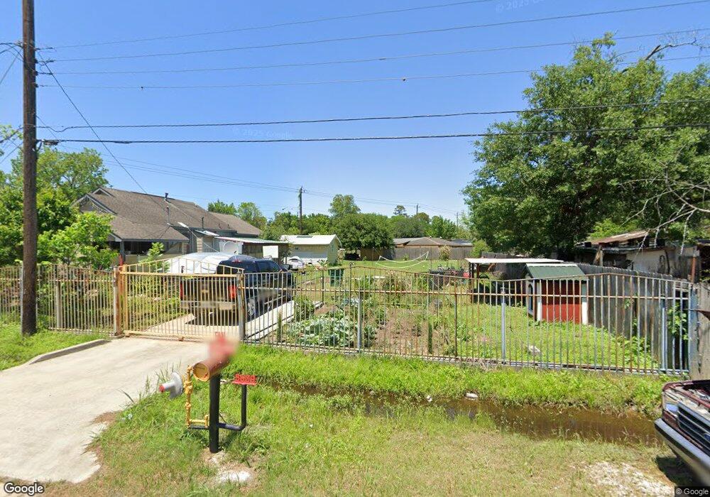 5609 Sam Houston St, Houston, TX 77016 - photo 1