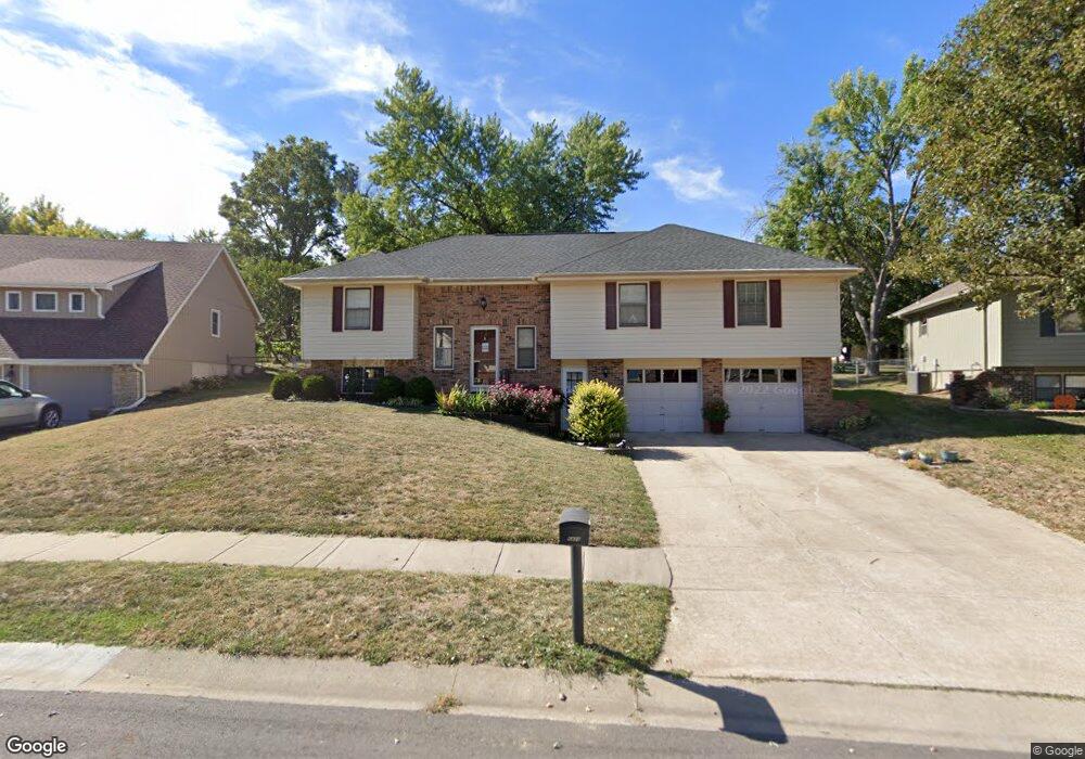 6420 Acuff St, Shawnee, KS 66216 - photo 1