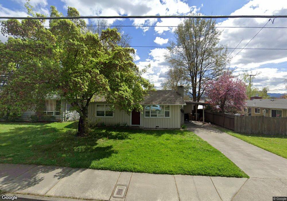 711 NE Savage St, Grants Pass, OR 97526 - photo 1