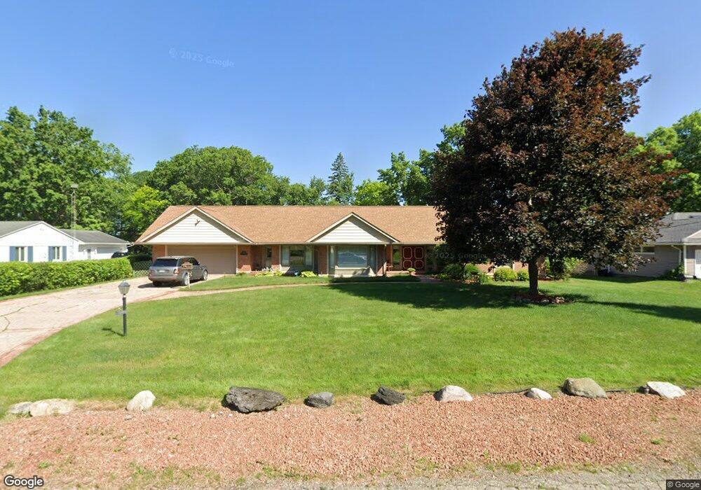 1401 Woodslea Dr, Flint, MI 48507 - photo 1