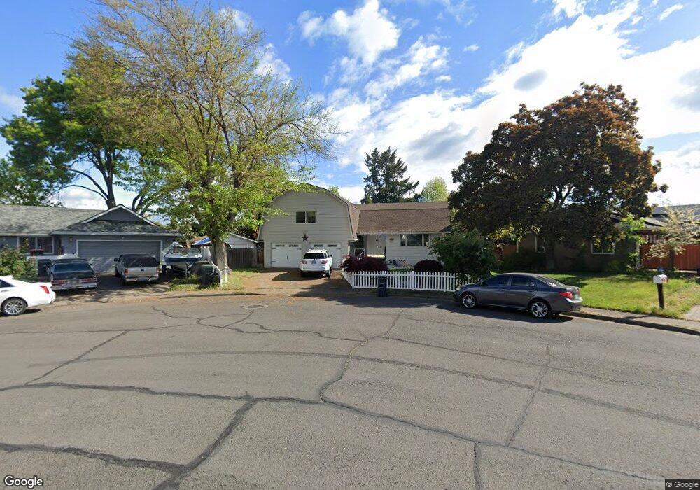 611 Edwina Ave, Central Point, OR 97502 - photo 1