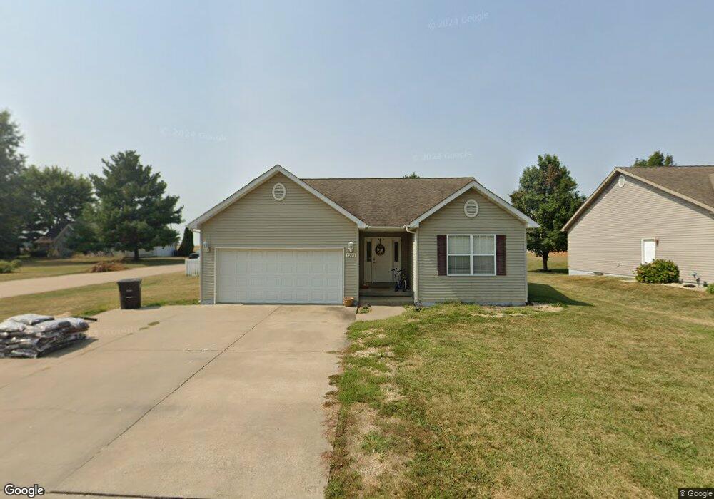 1220 Dolan Ln, Jerseyville, IL 62052 - photo 1