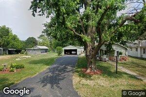 613 S Chestnut St, Lewistown, IL 61542