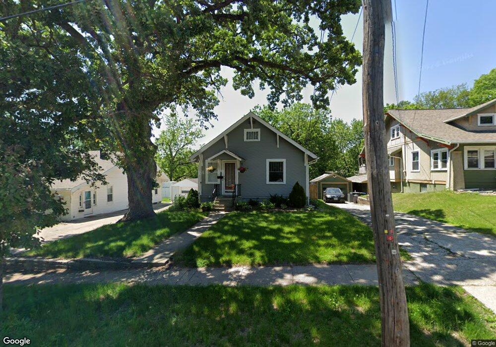 1820 E 32nd Ct, Des Moines, IA 50317 - photo 1