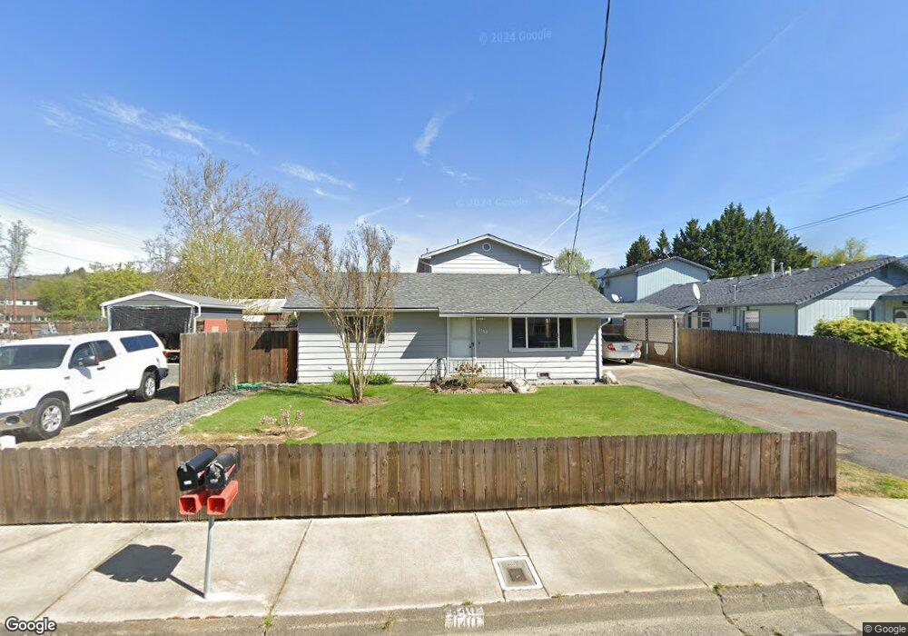 1140 SW Rogue River Ave, Grants Pass, OR 97526 - photo 1