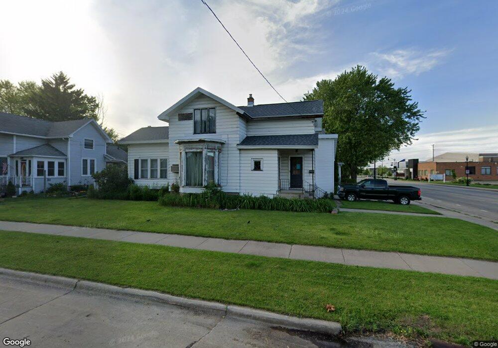 1327 S Main St, Oshkosh, WI 54902 - photo 1