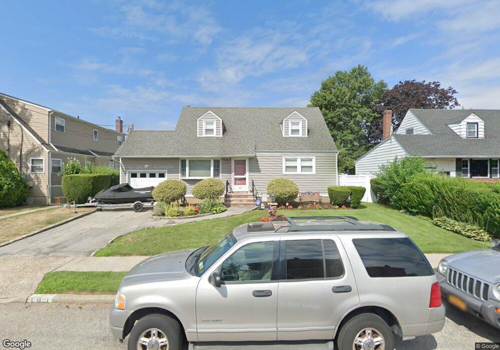 101 Mckinley Ave, Franklin Square, NY 11010 - photo 1