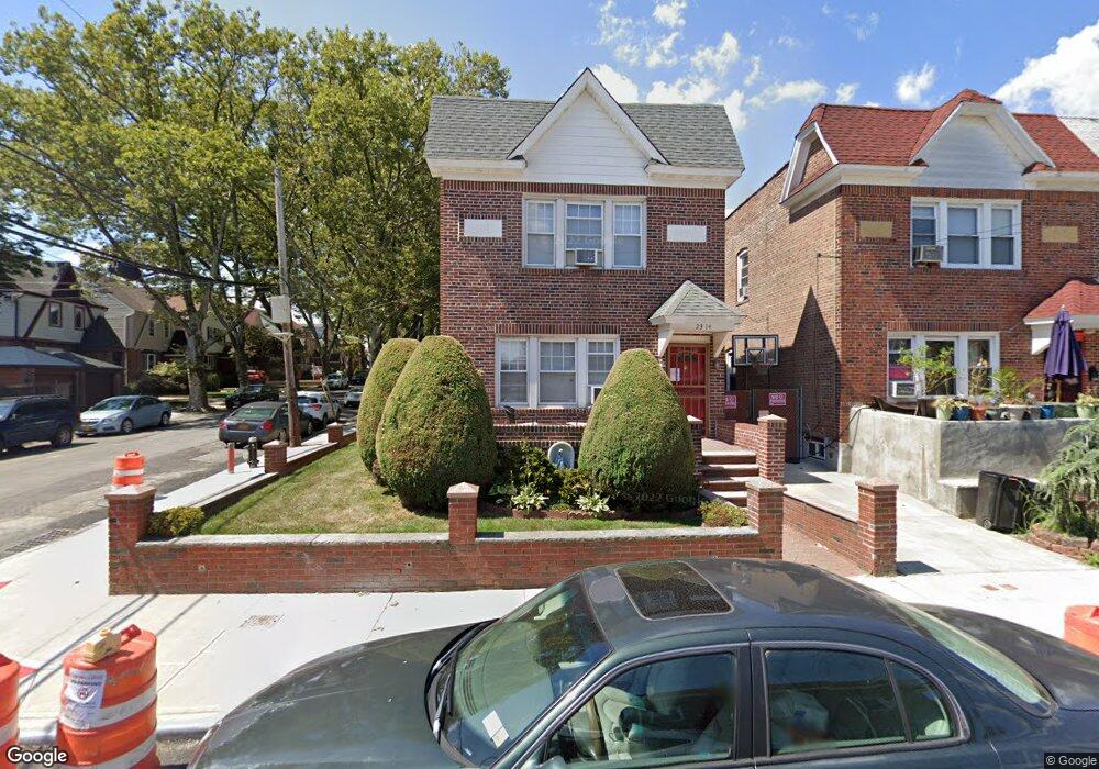 2314 146th St, Whitestone, NY 11357 - photo 1