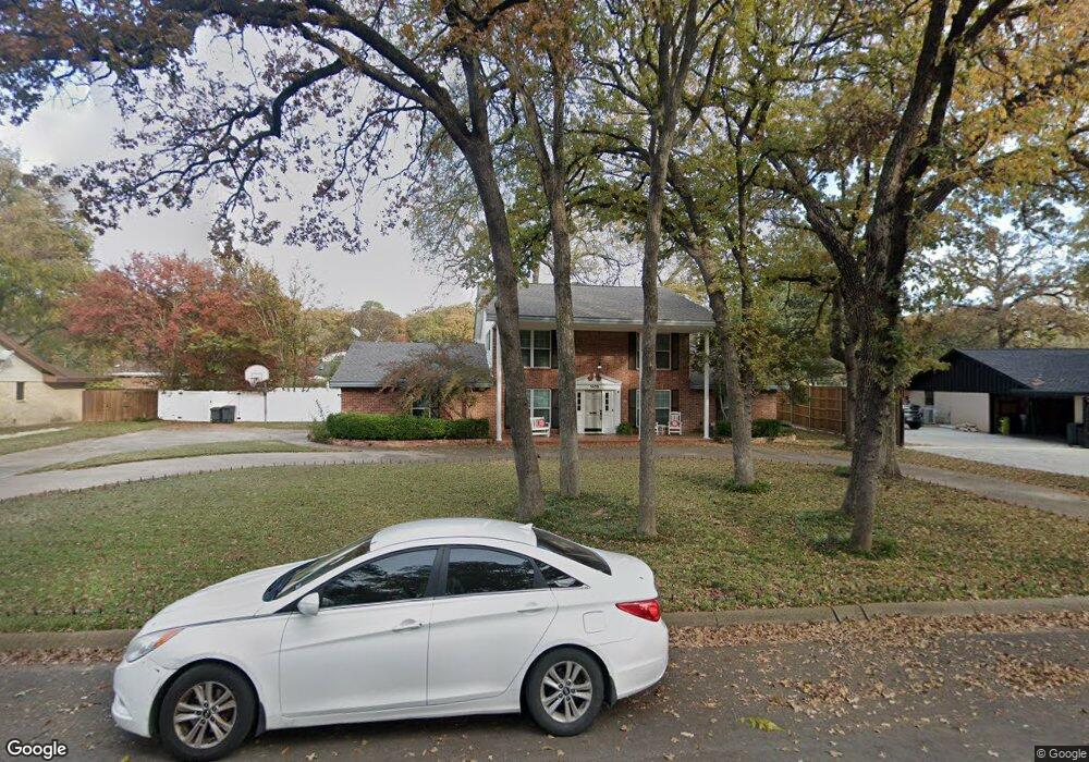 1403 Pebble Creek Dr, Euless, TX 76040 - photo 1