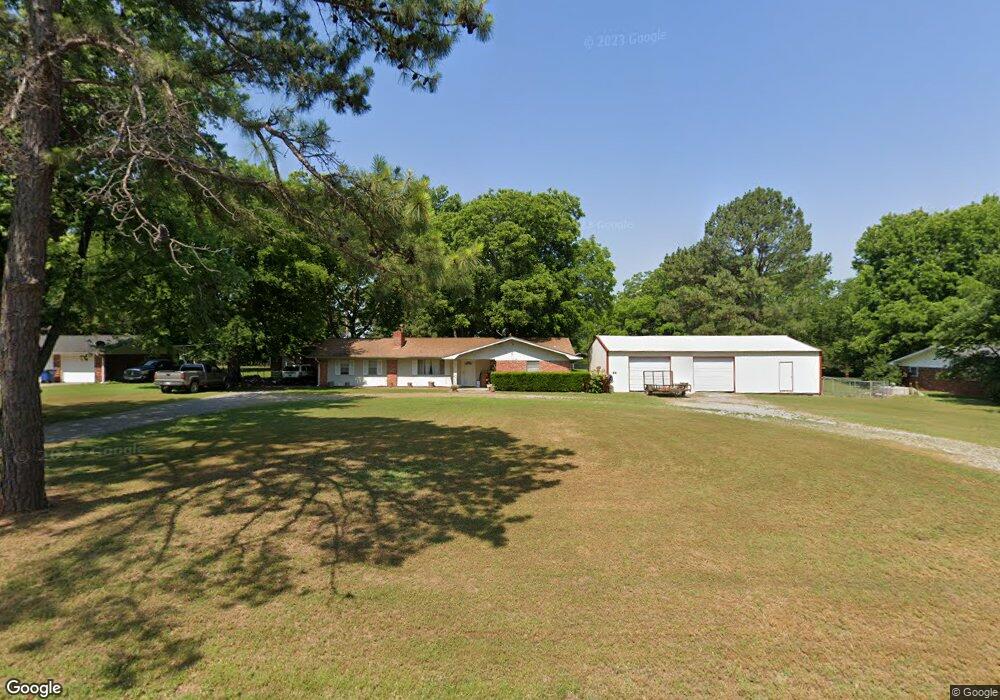 1101 N Delaware Ave, Chouteau, OK 74337 - photo 1