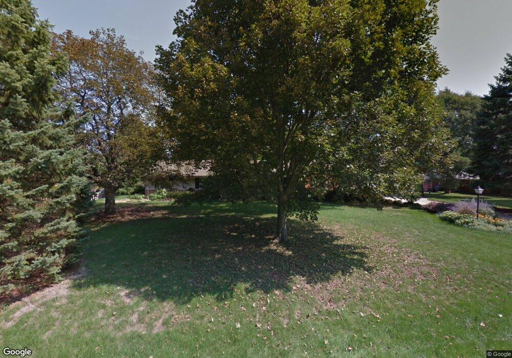 2120 Arrowhead Ct, Elm Grove, WI 53122 - photo 1