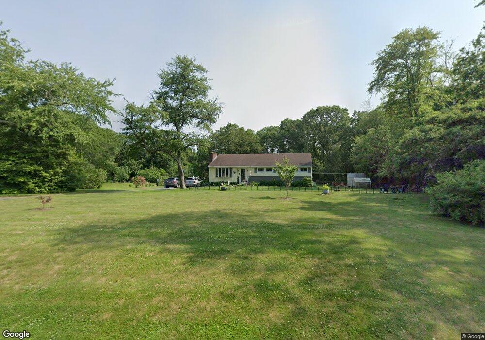 426 Allen Ave, Wakefield, RI 02879 - photo 1