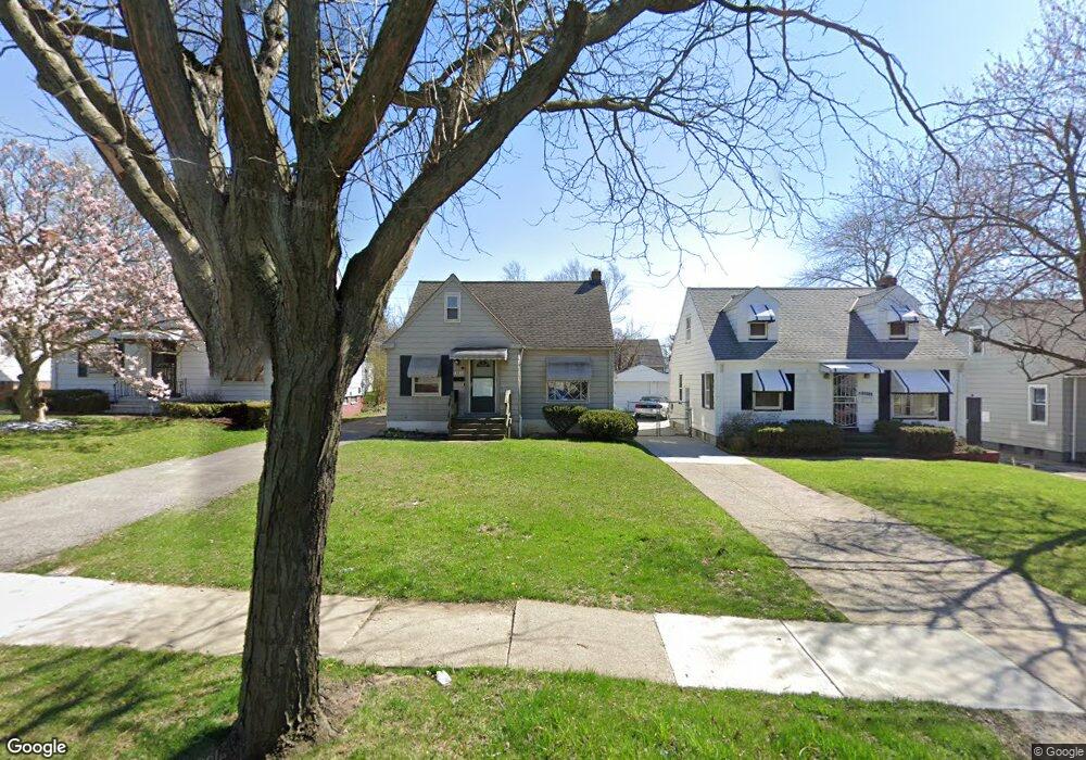 19512 Libby Rd, Maple Heights, OH 44137 - photo 1