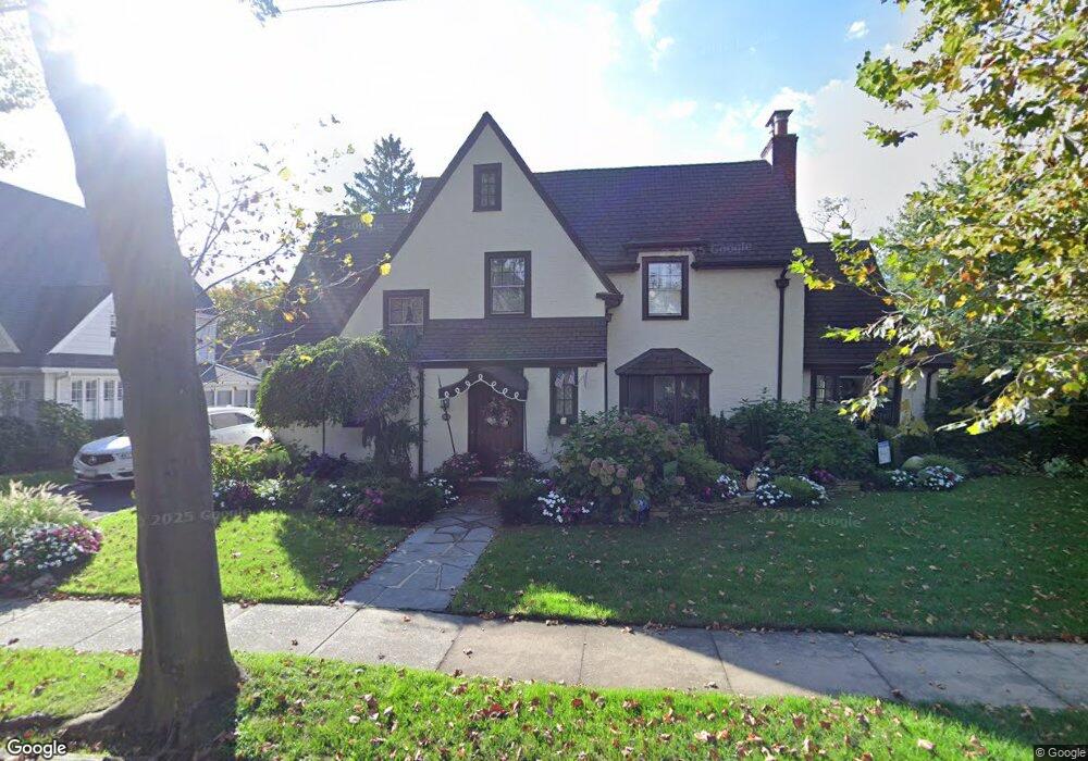 58 Hudson Rd, Floral Park, NY 11001 - photo 1