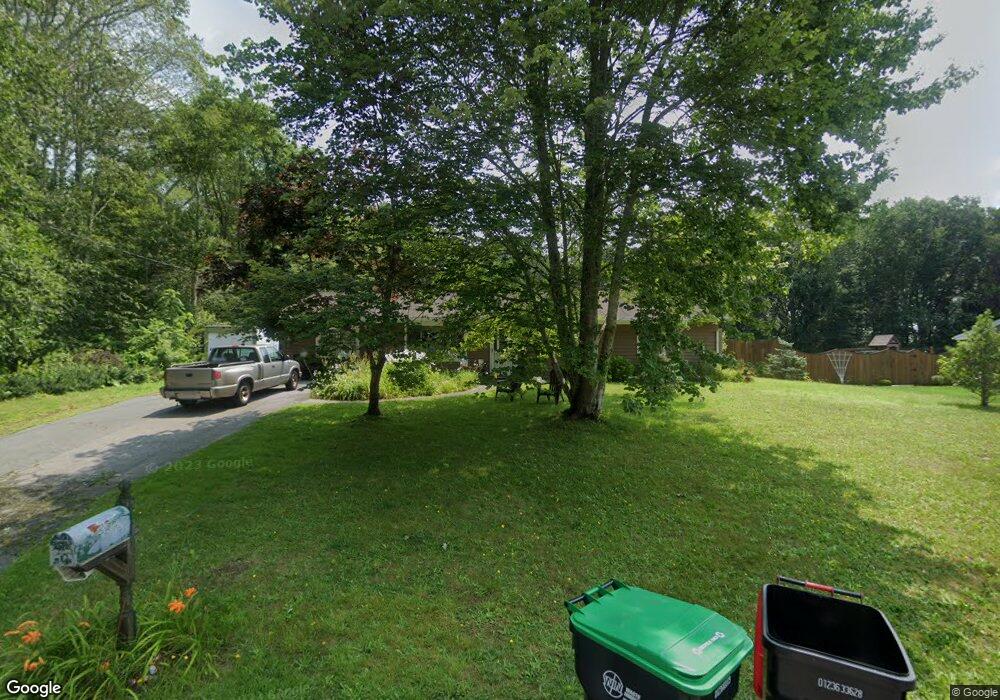 15 Mohawk Dr, South Dartmouth, MA 02748 - photo 1