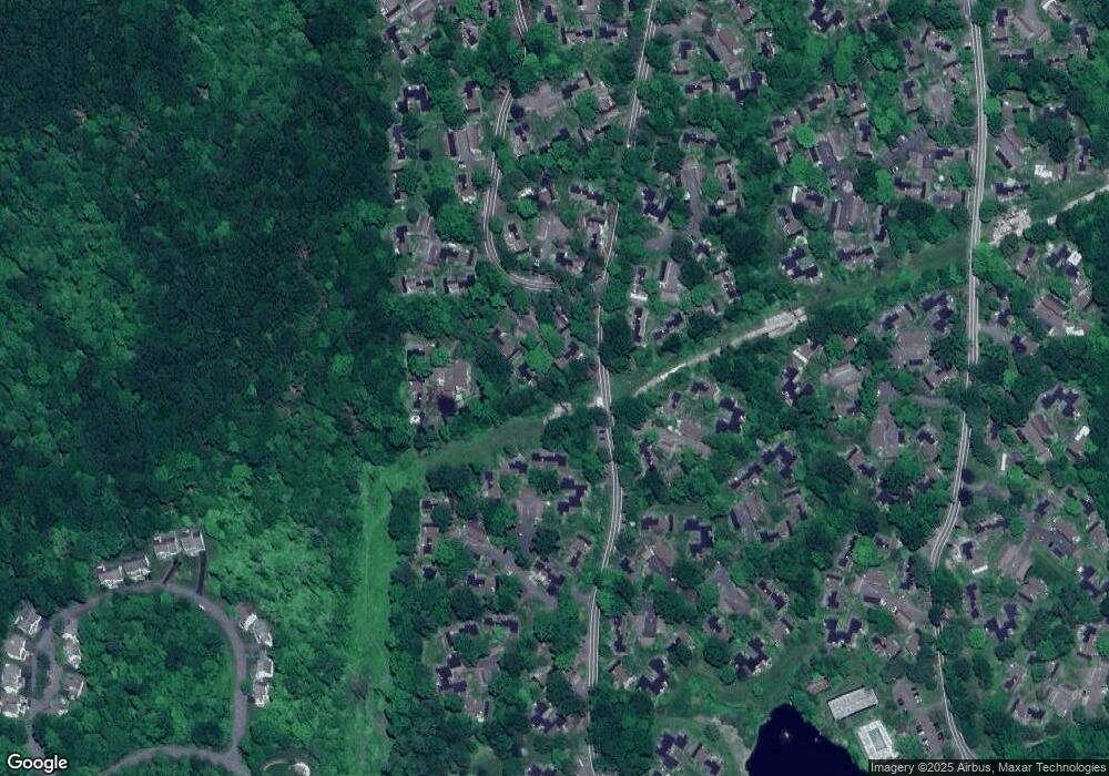 812 Heritage Village unit B, Southbury, CT 06488 - photo 1