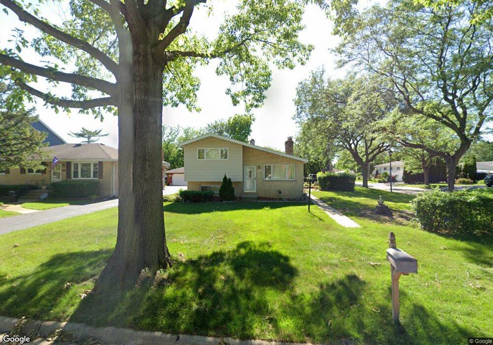 764 N Geneva Ave, Elmhurst, IL 60126 - photo 1