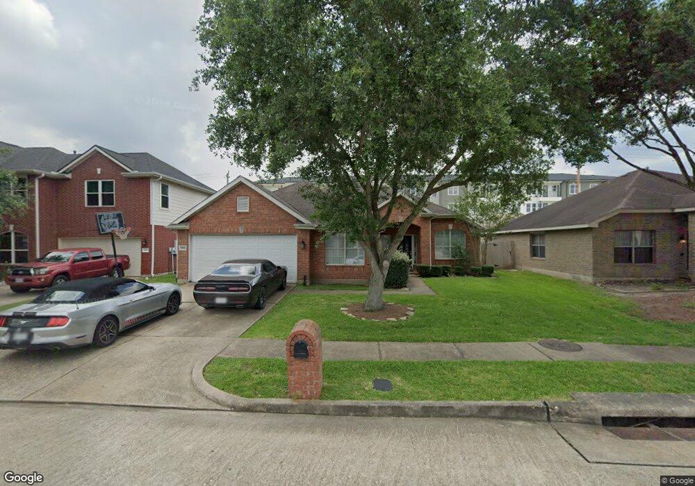 16915 Canyon Springs Ln, Friendswood, TX 77546 - photo 1