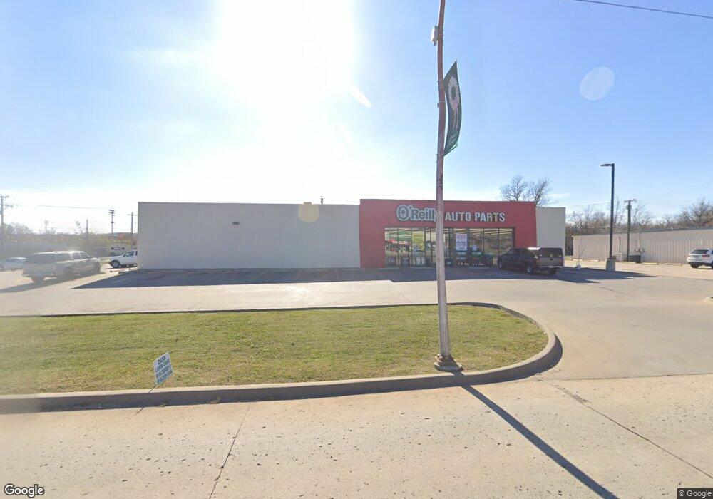 309 E Main St, Henryetta, OK 74437 - photo 1