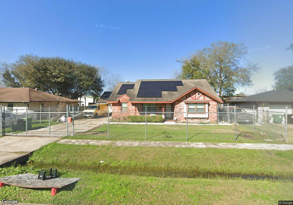715 Hurley St, Houston, TX 77022 - photo 1