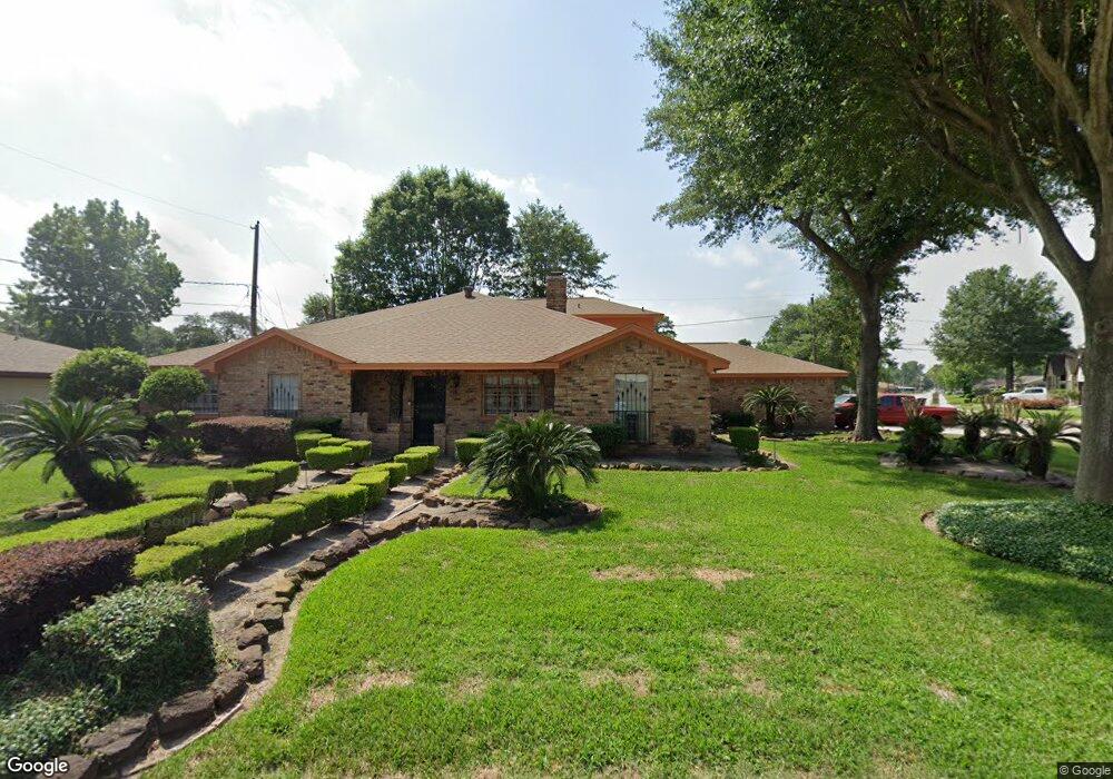 6104 Shady Timbers Dr, Houston, TX 77016 - photo 1