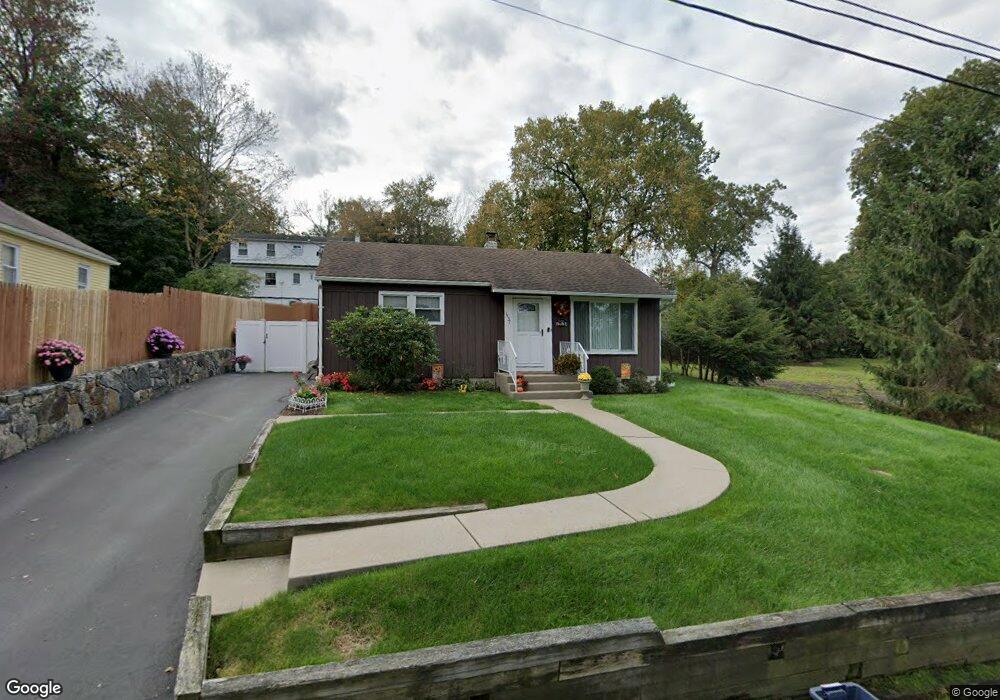 1437 Narraganset Rd, Mohegan Lake, NY 10547 - photo 1