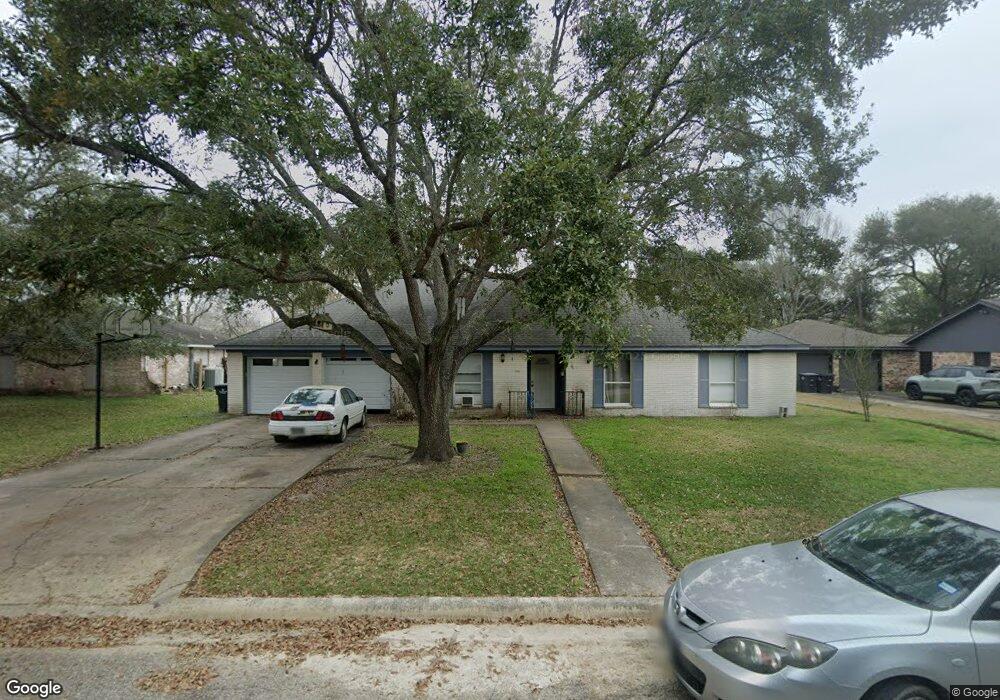 1706 Alta Vista Dr, Alvin, TX 77511 - photo 1