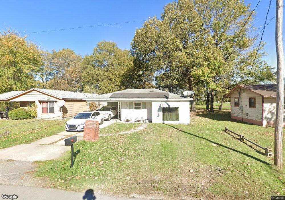 1007 E Cleveland St, Stuttgart, AR 72160 - photo 1