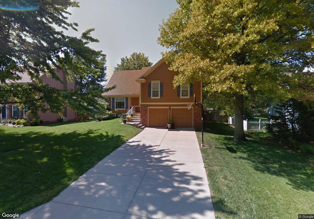 8502 Dice Ln, Lenexa, KS 66215 - photo 1