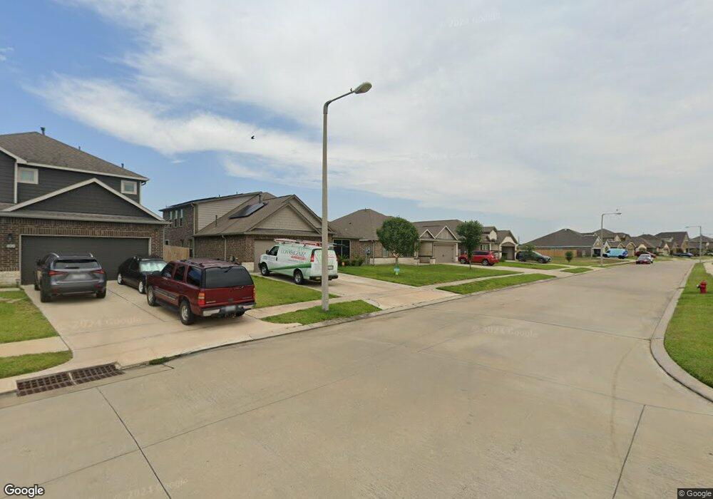 413 Lake Line Dr, Alvin, TX 77511 - photo 1