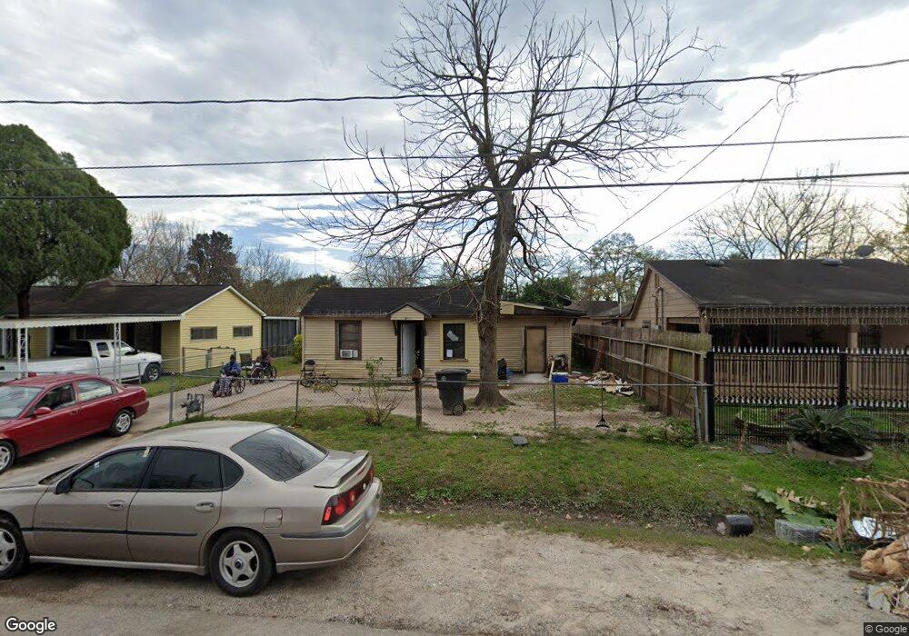 3008 Melbourne St, Houston, TX 77026 - photo 1