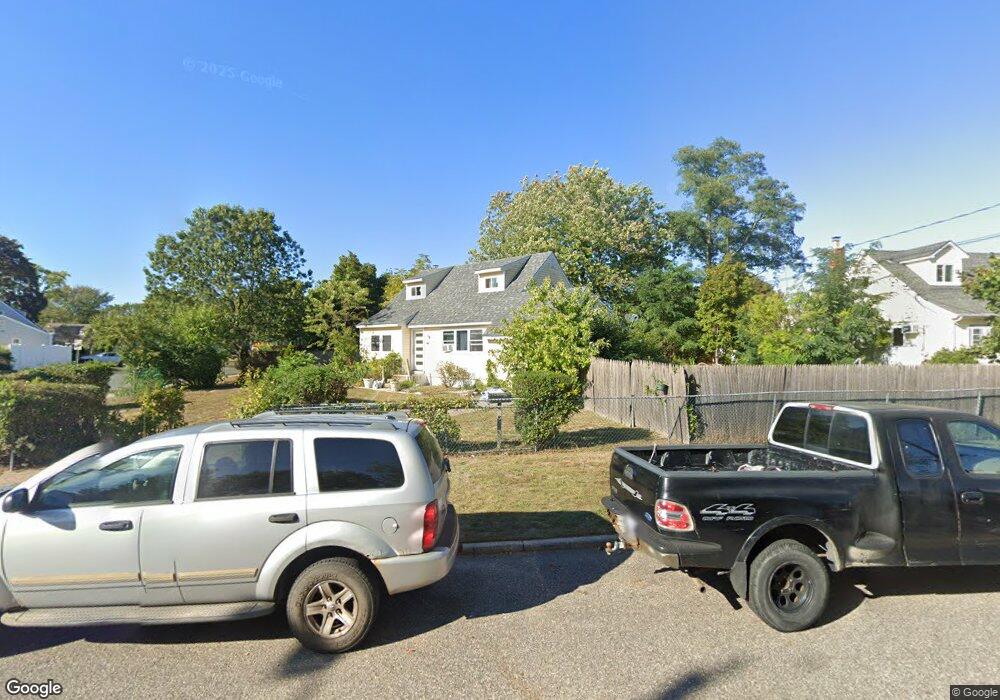 41 Hickory St, Central Islip, NY 11722 - photo 1