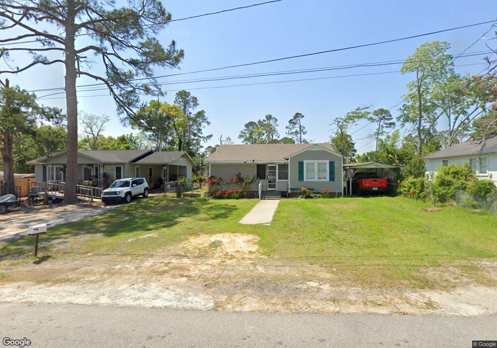 403 Manilla Ave N, Douglas, GA 31533 - photo 1