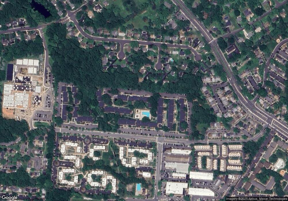 9717 Kings Crown Ct unit 2, Fairfax, VA 22031 - photo 1