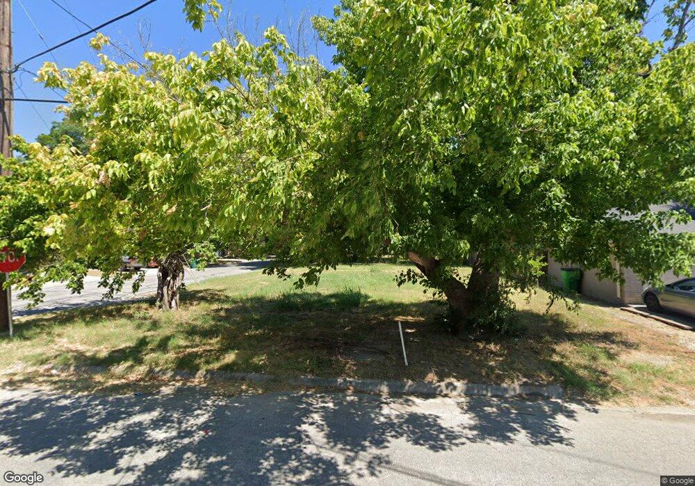 415 W Scott St, Gainesville, TX 76240 - photo 1