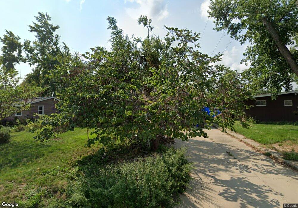 1211 Crestview Dr SE, Cedar Rapids, IA 52403 - photo 1