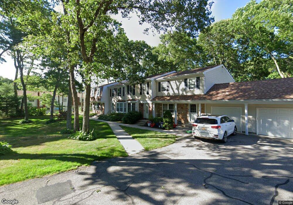 14 Bartlett Commons, Yaphank, NY 11980 - photo 1