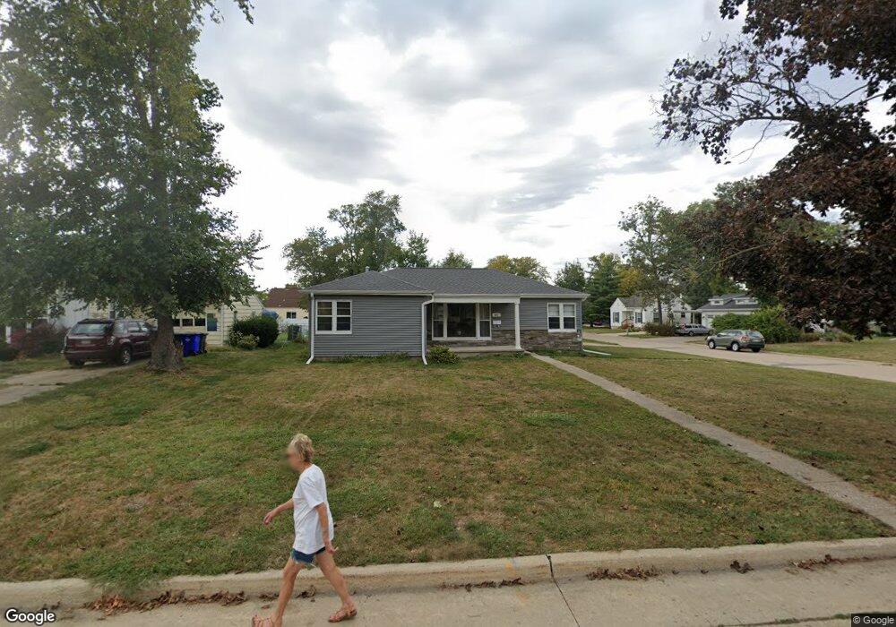 401 31st St SE, Cedar Rapids, IA 52403 - photo 1