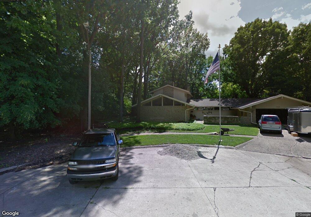 1733 Laurel Oak Ct, Flint, MI 48507 - photo 1