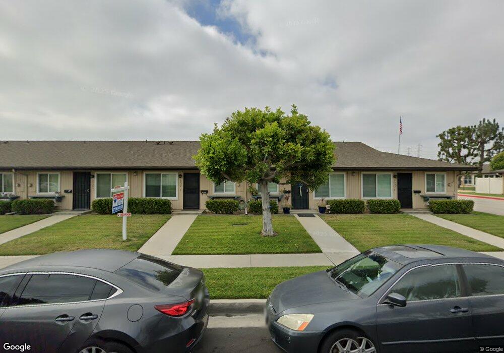 9932 1/2 Cedar St, Bellflower, CA 90706 - photo 1