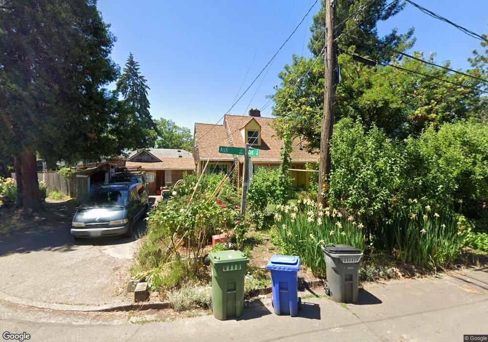 10 Ash St, Eugene, OR 97402 - photo 1