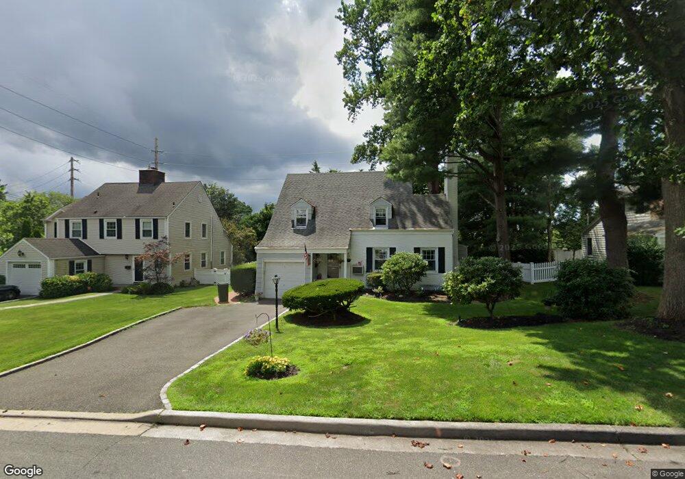 5 Lowell Rd, Port Washington, NY 11050 - photo 1